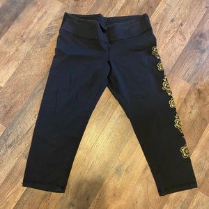 Beyond yoga Capri pant Size M